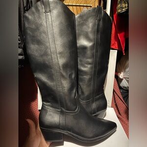 Black Boots